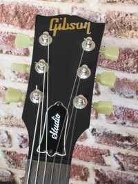 Gibson Les Paul Tribute Gold Top_Kopf